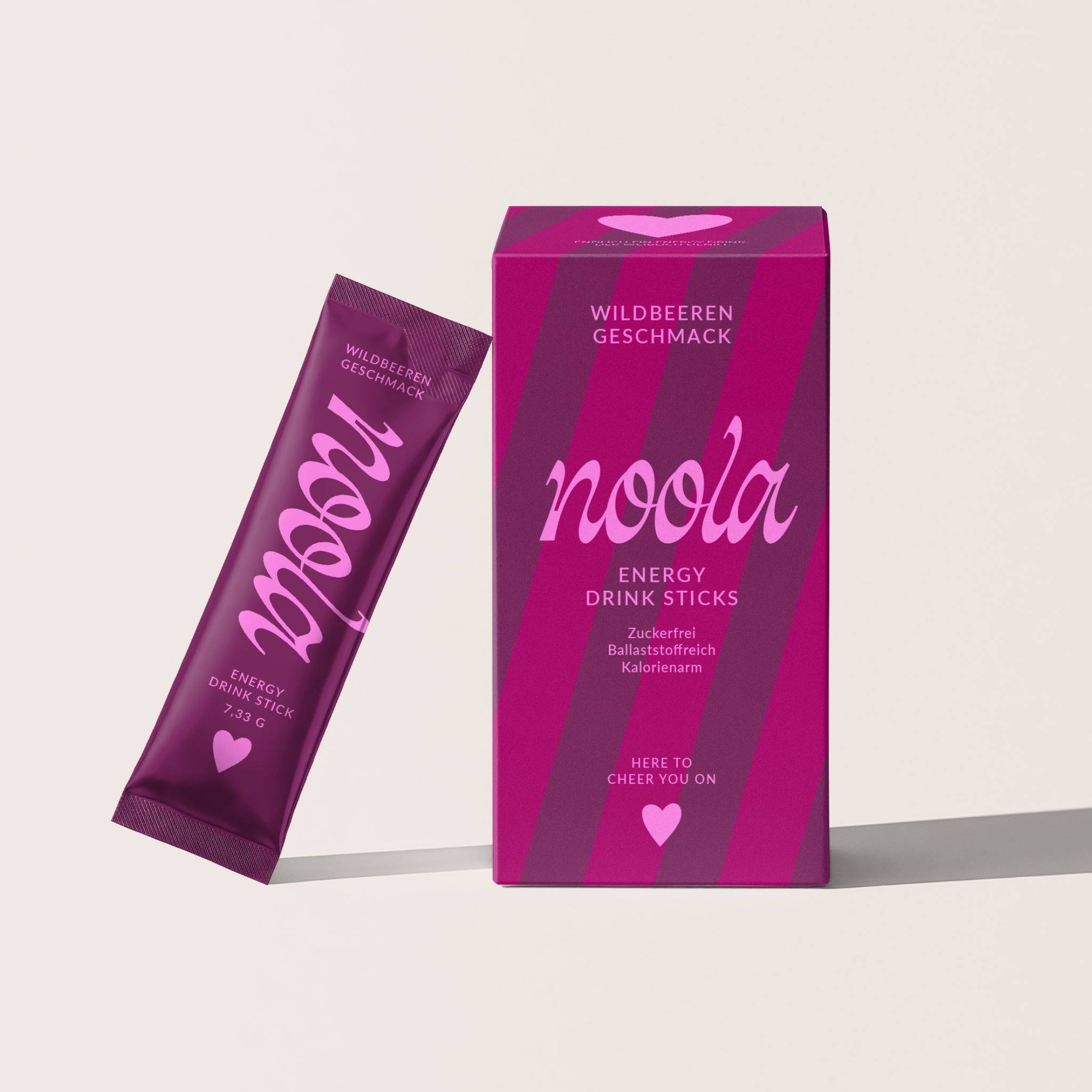 noola Energy Drink Sticks Wildbeere Verpackung mit einzelnem Stick, zuckerfrei