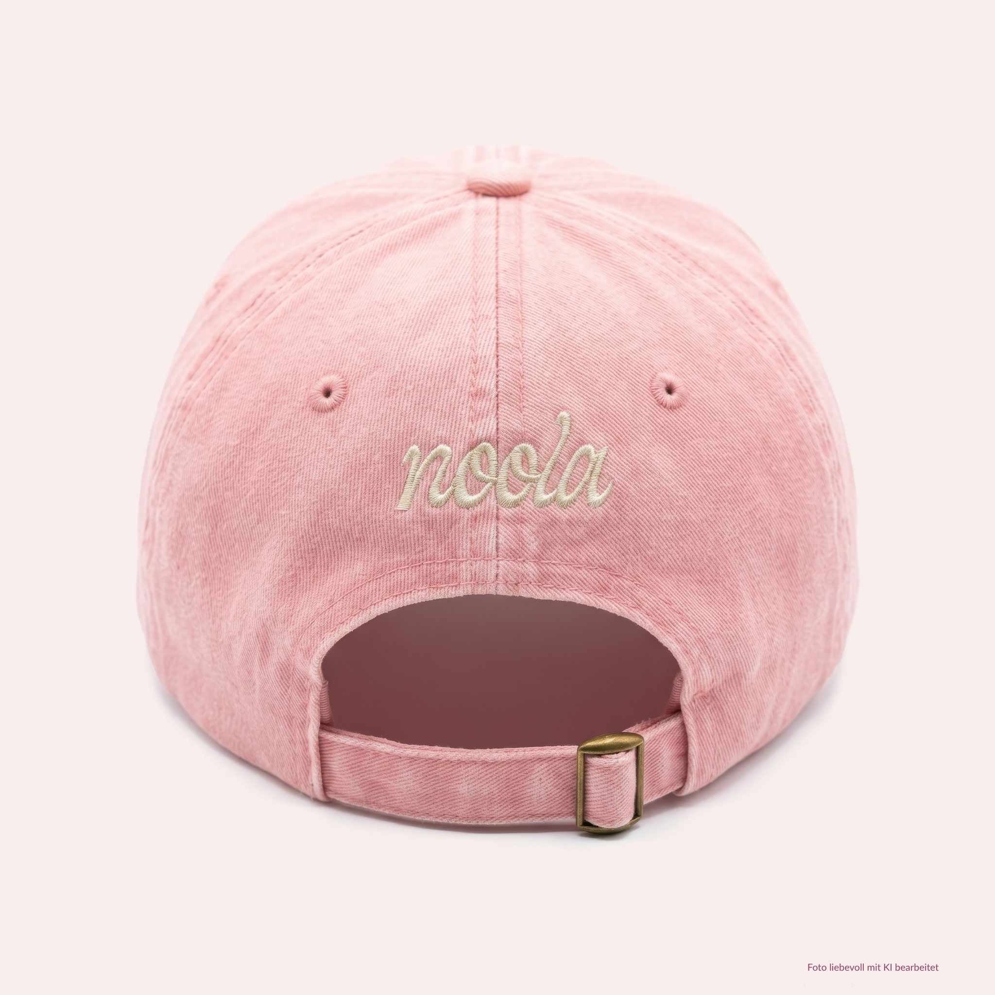 Rückseite der noola Good Energy Cap in Blush mit verstellbarem Strap