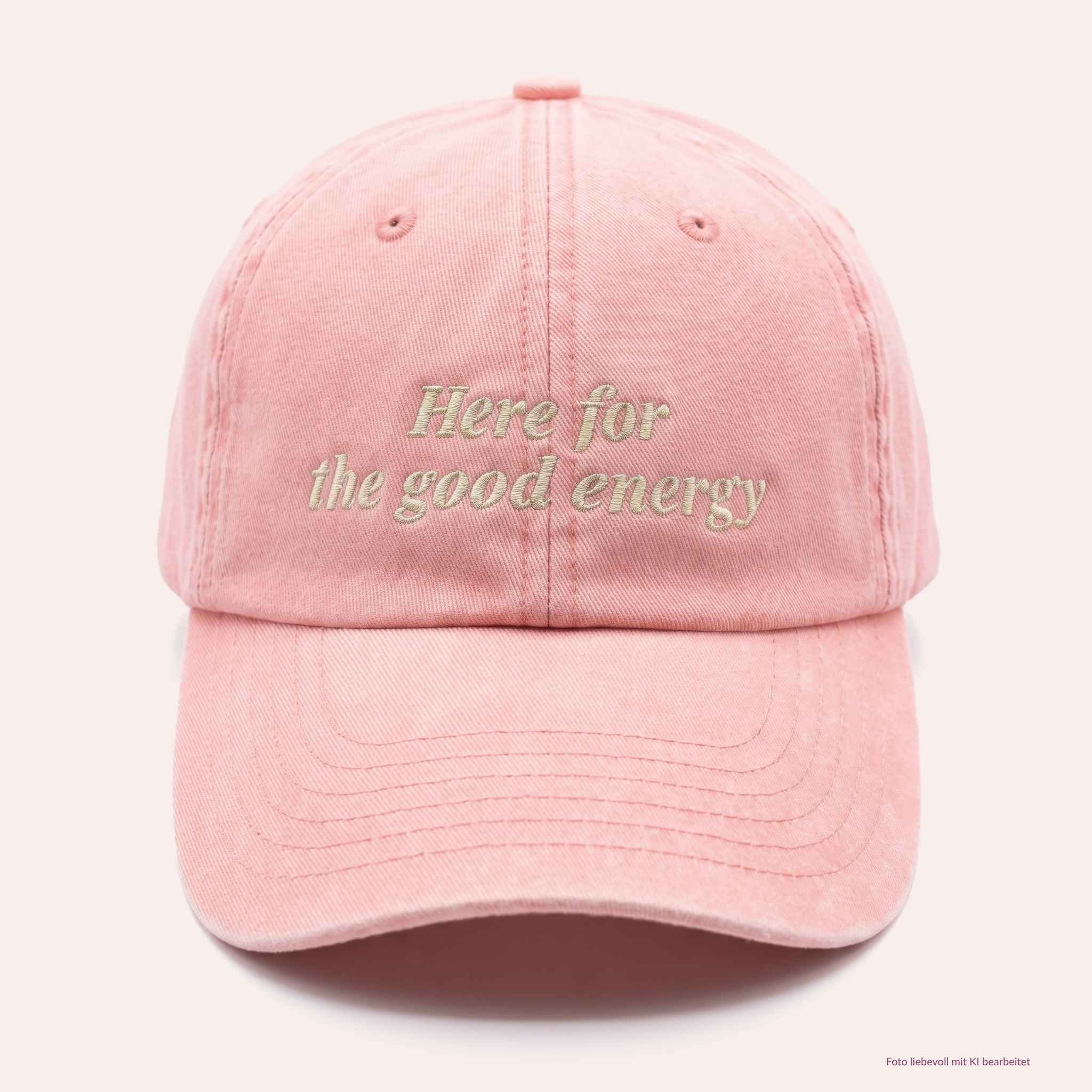 noola Good Energy Cap in Blush mit Stickerei „Here for the good energy“
