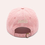 Rückseite der noola Good Energy Cap in Blush mit verstellbarem Strap