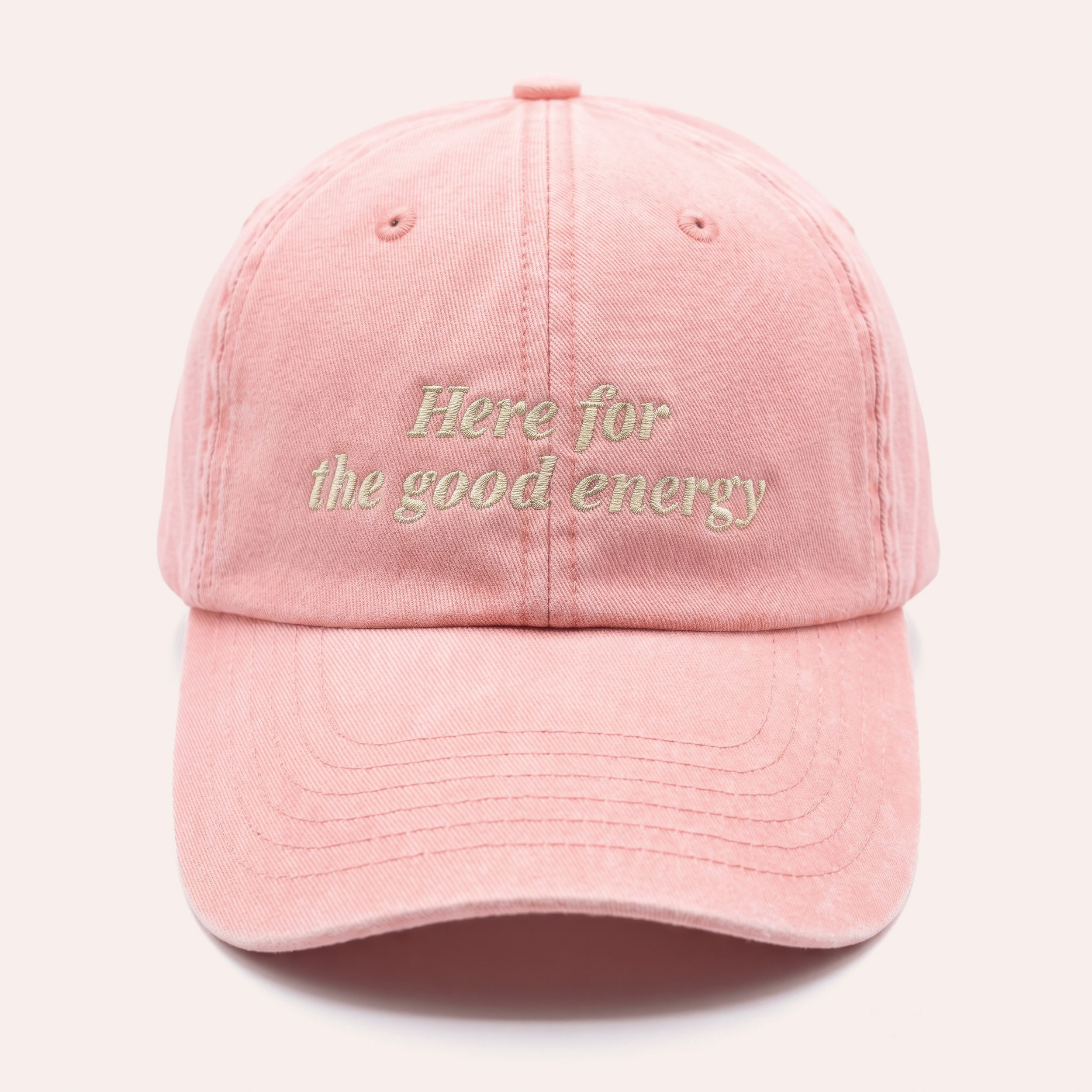 noola Good Energy Cap in Blush mit Stickerei „Here for the good energy“